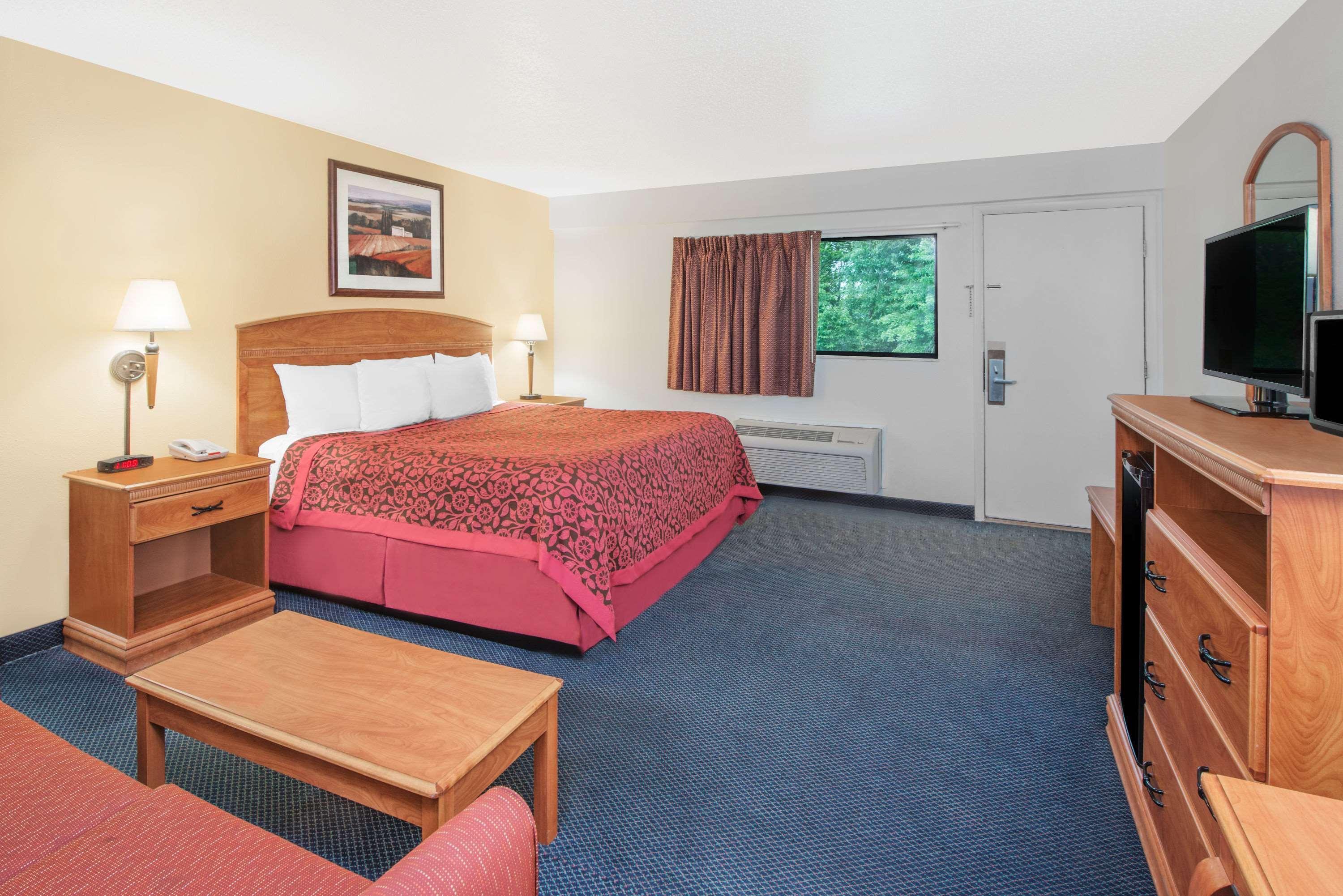 Days Inn By Wyndham Kingdom City Eksteriør billede