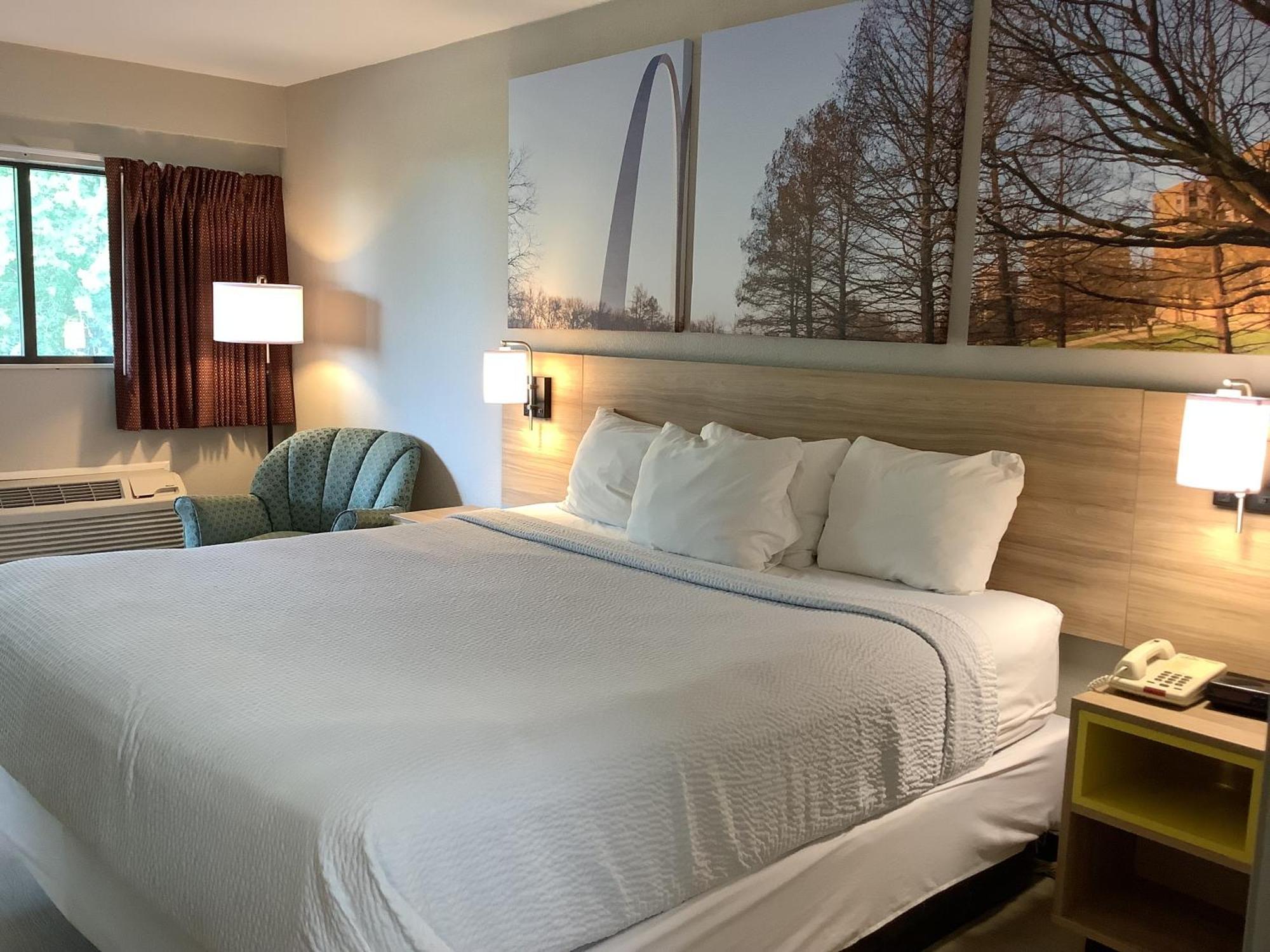 Days Inn By Wyndham Kingdom City Eksteriør billede