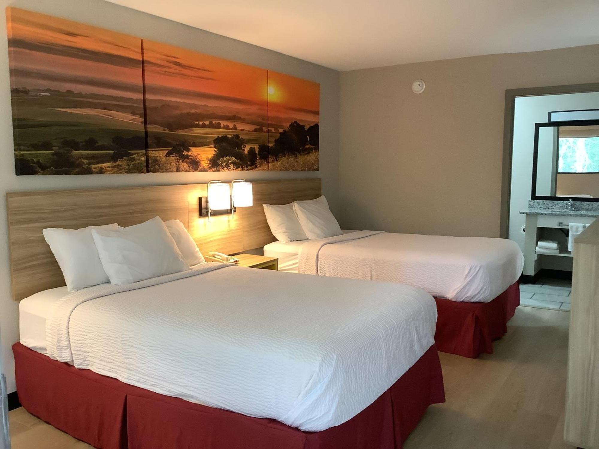 Days Inn By Wyndham Kingdom City Eksteriør billede