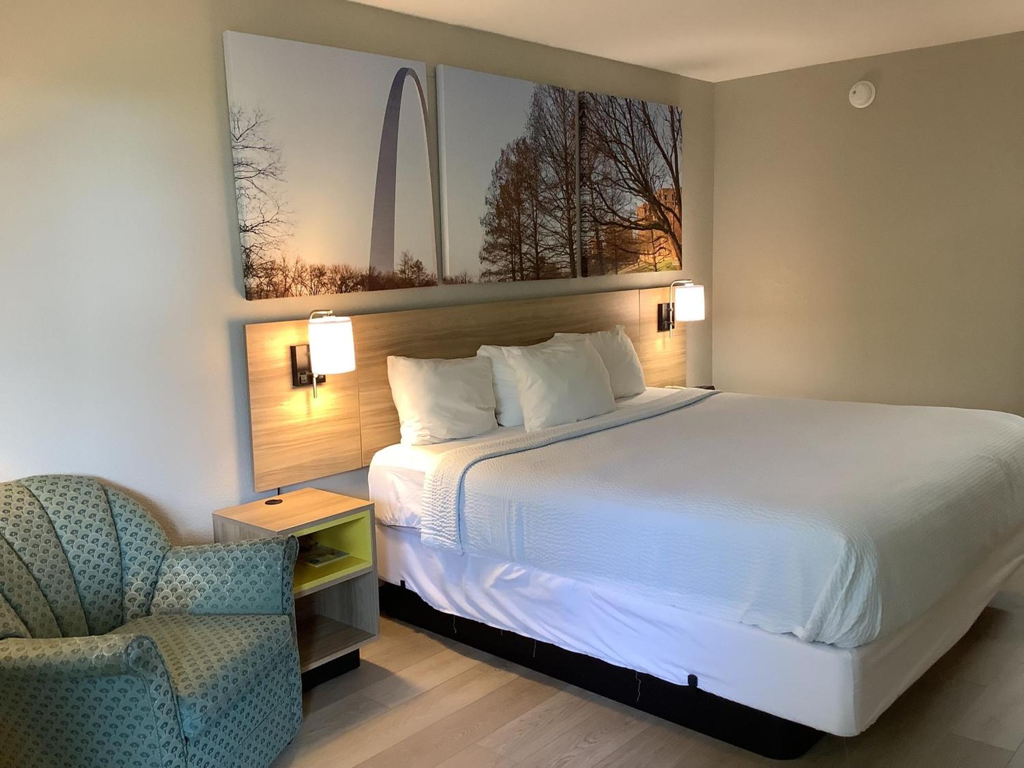 Days Inn By Wyndham Kingdom City Eksteriør billede