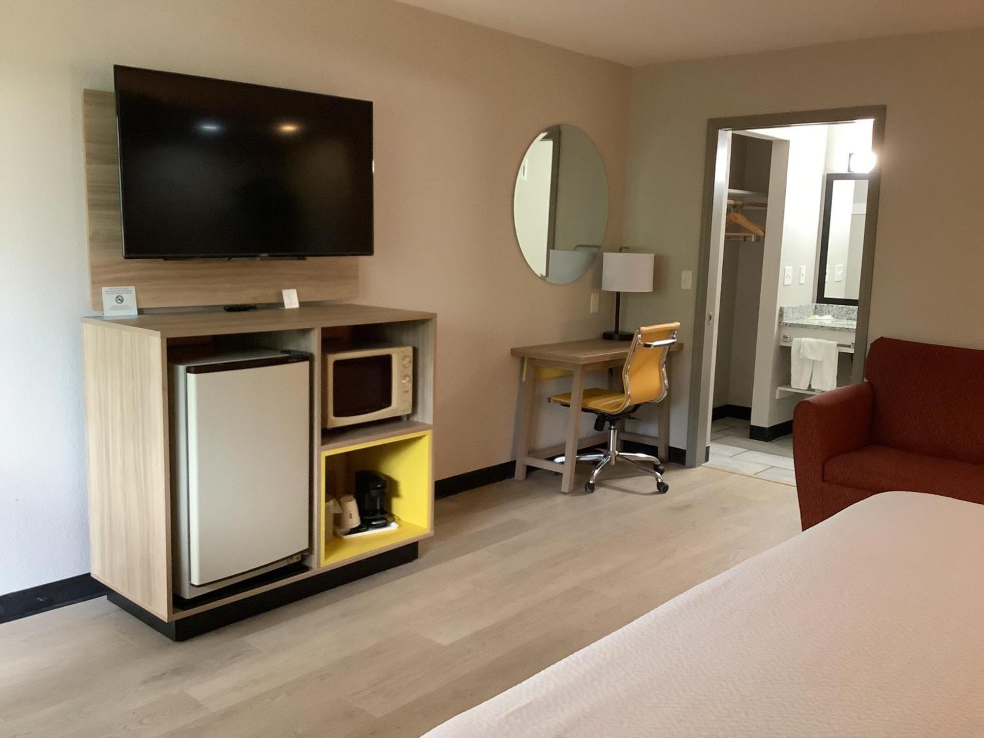 Days Inn By Wyndham Kingdom City Eksteriør billede