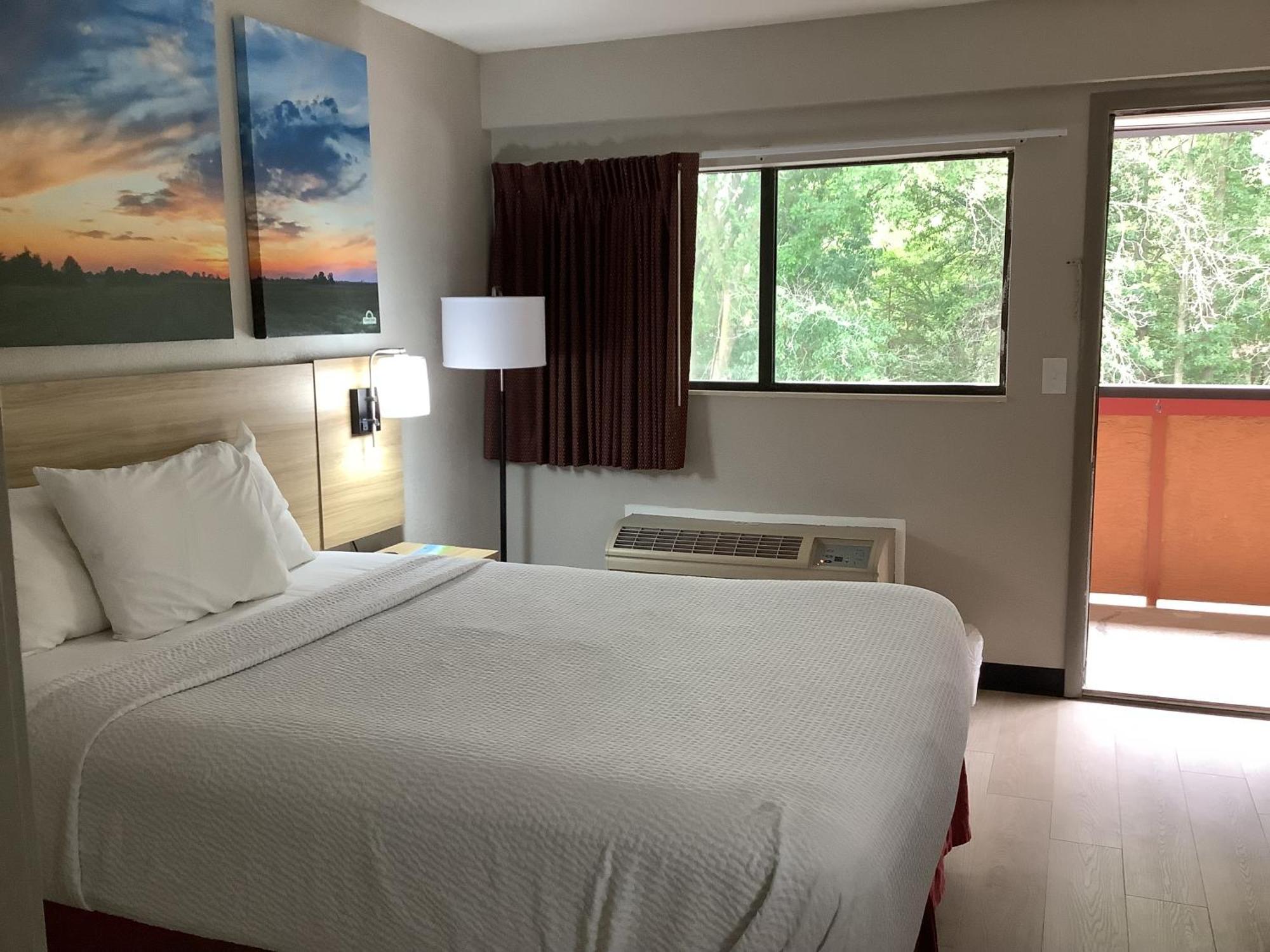 Days Inn By Wyndham Kingdom City Eksteriør billede