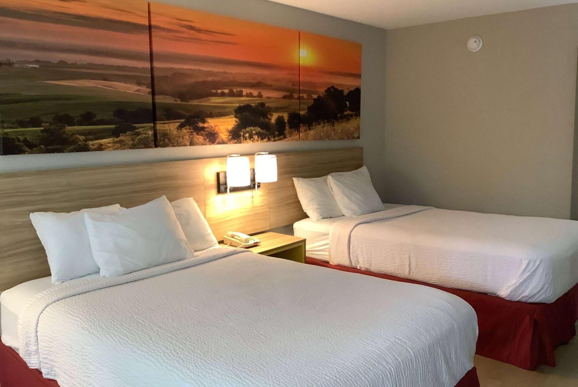 Days Inn By Wyndham Kingdom City Eksteriør billede