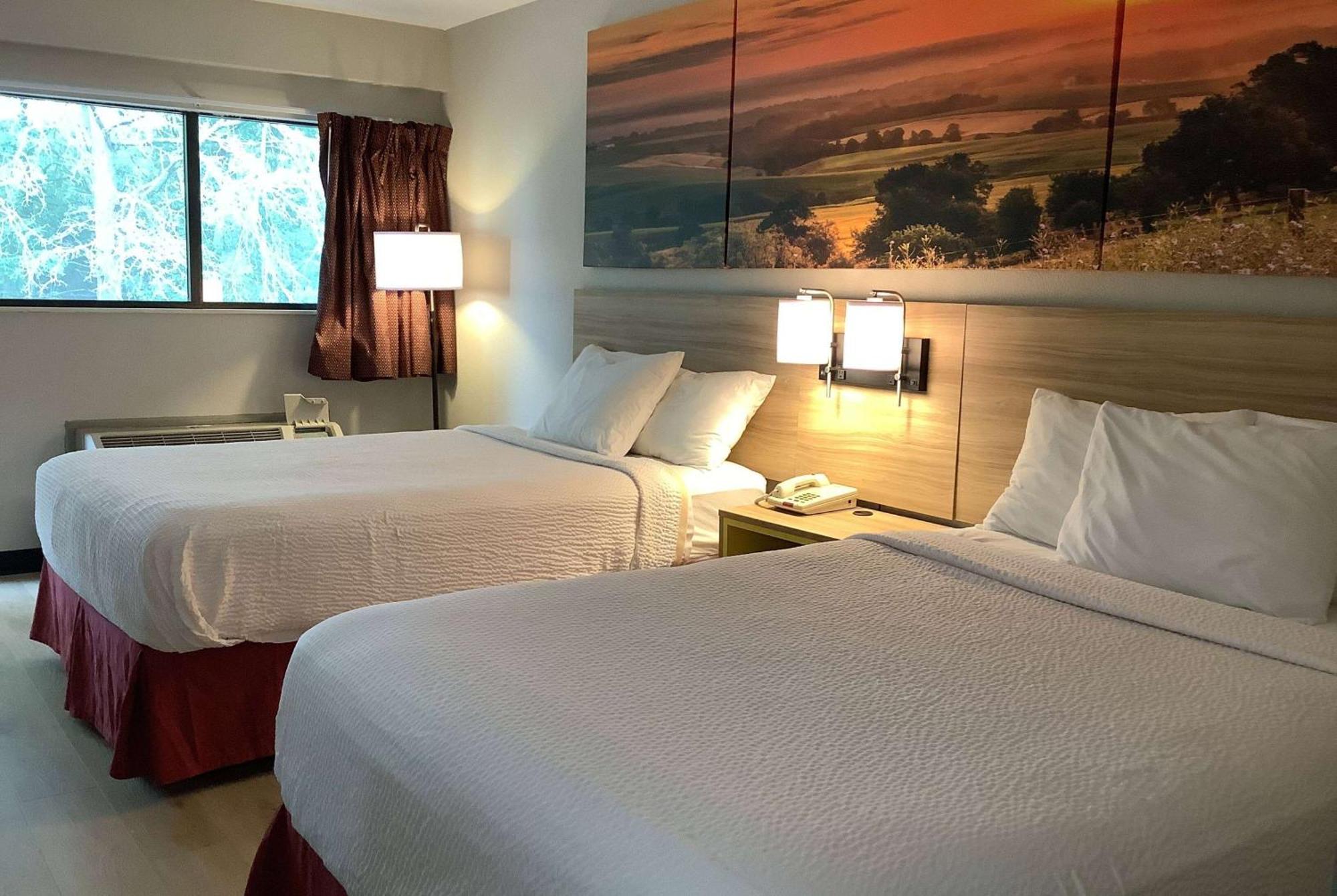 Days Inn By Wyndham Kingdom City Eksteriør billede