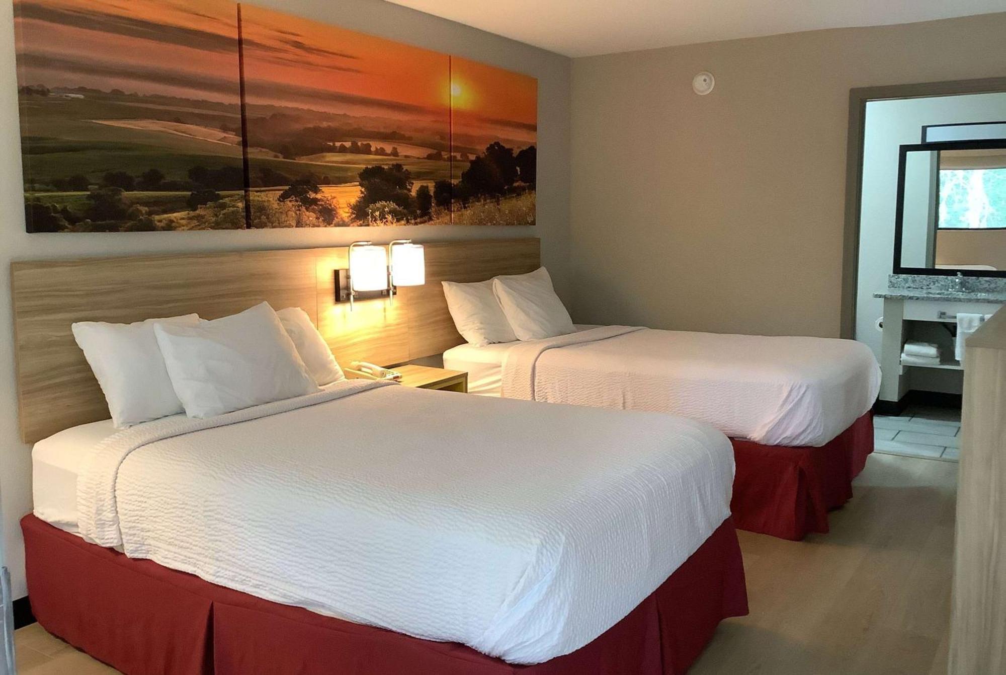 Days Inn By Wyndham Kingdom City Eksteriør billede